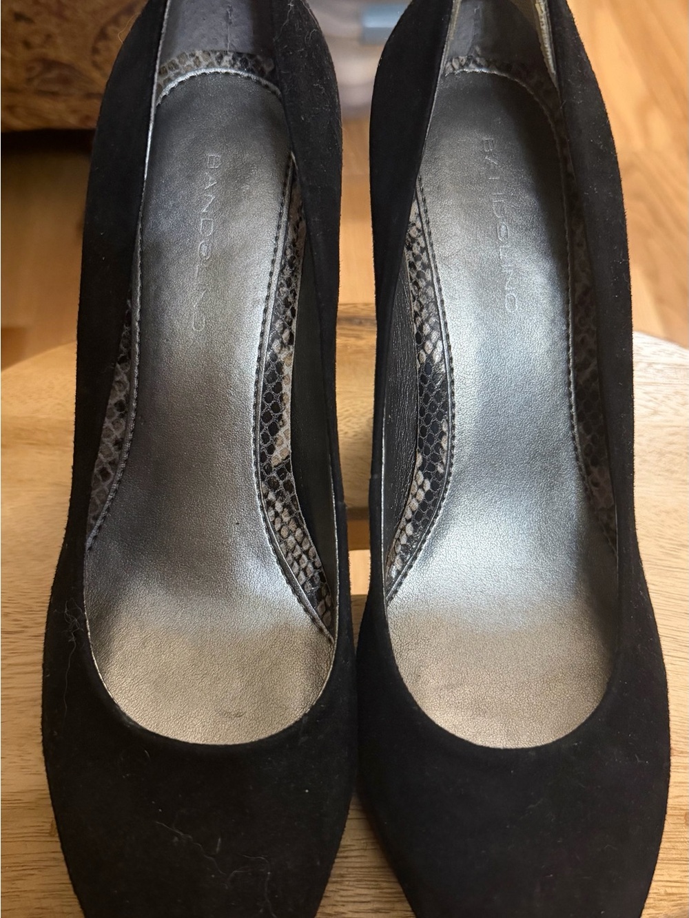 Bandolino Black Suede Round-Toe Heels
